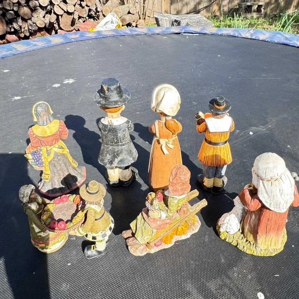 Vintage Style Thanksgiving Pilgrim Harvest Figurine Set‎ Religious Folk Art 7pc